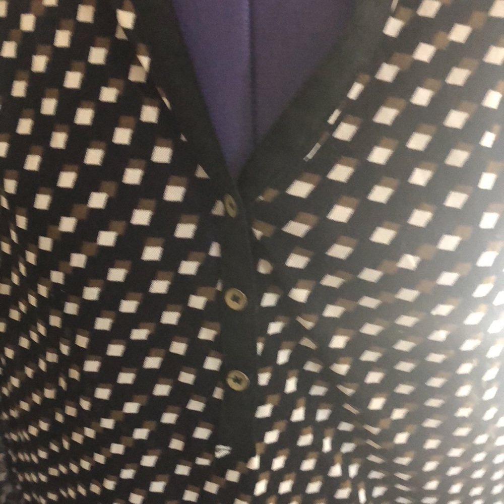 Diamond pattern sheer blouse - Picture 2 of 4